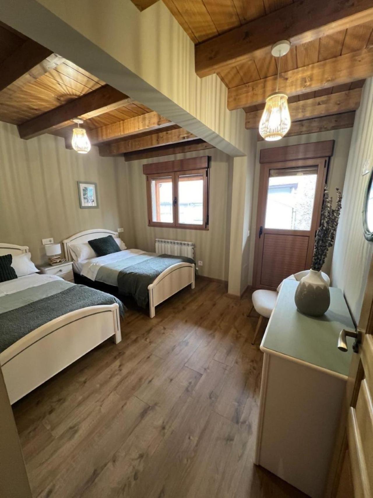 Casa Moises En Bimenes Villa Екстериор снимка